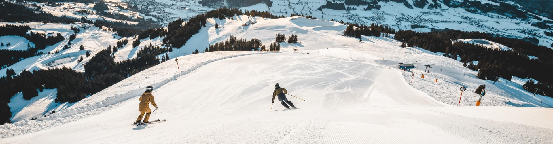 Sportlicher-Skitag-auf-der-Hohen-Salve